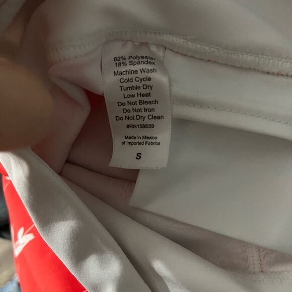 Vastitch Falling Hearts Capri Size Small - Picture 13 of 13